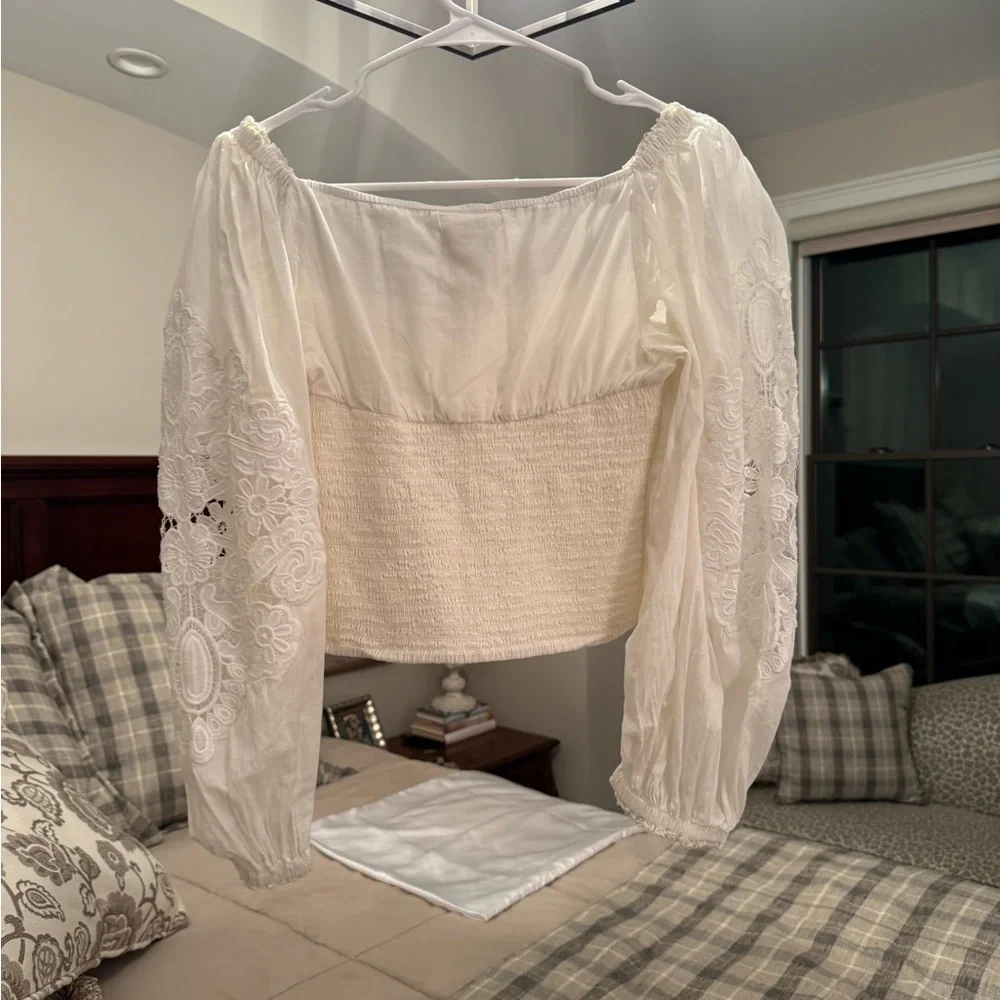 FARM Rio White Eyelet Puff-Sleeve Cropped Blouse